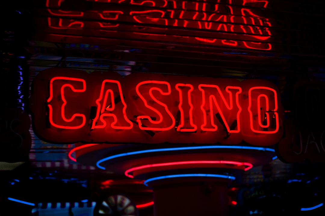 Photo Traditional vs Modern Casino Games: Dice vs Slot Machine